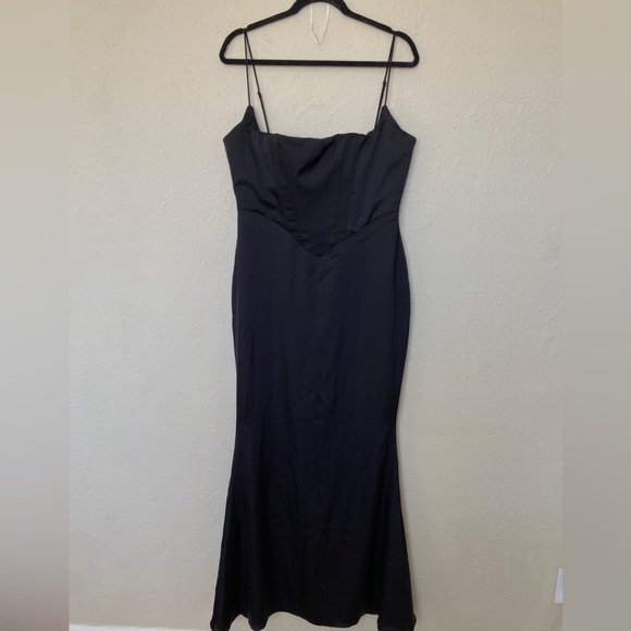 HOUSE OF CB 'Olivette' Black Satin Corset Maxi Dress NWOT gown size XL - Picture 4 of 9